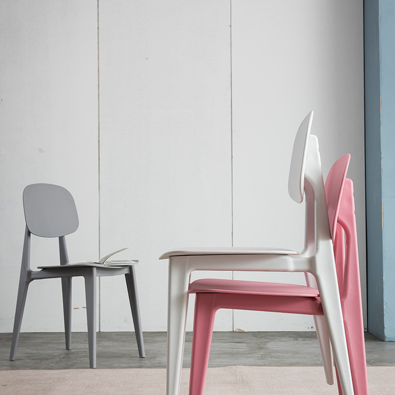 Cómodas sillas de plástico coloridas muebles de restaurante silla de café plástico apilable